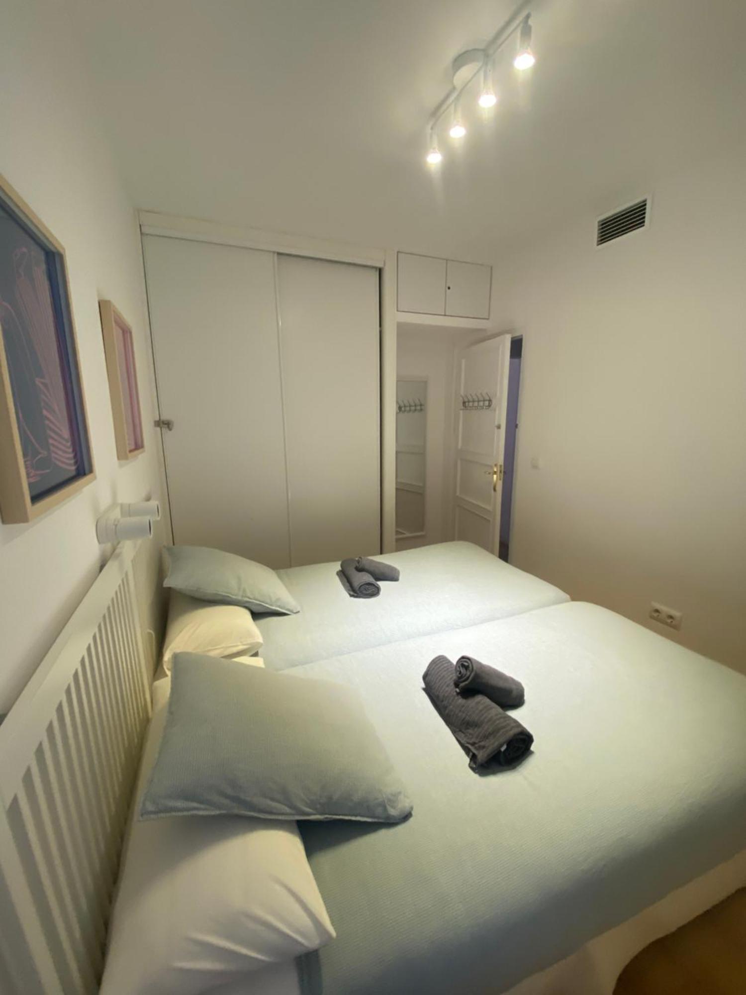 2 Bedroom Virgen De Begona Seville Exterior photo