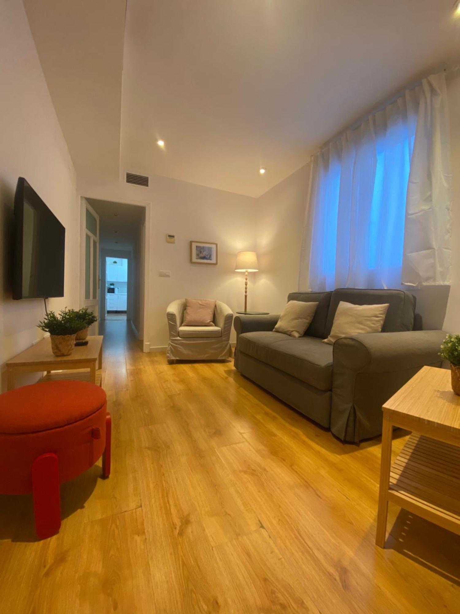 2 Bedroom Virgen De Begona Seville Exterior photo